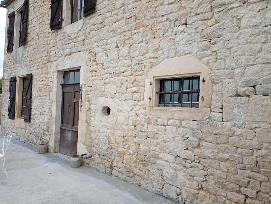 Holiday home Maison En Pierre De Taille Au Coeur Du Quercy. Srniergues