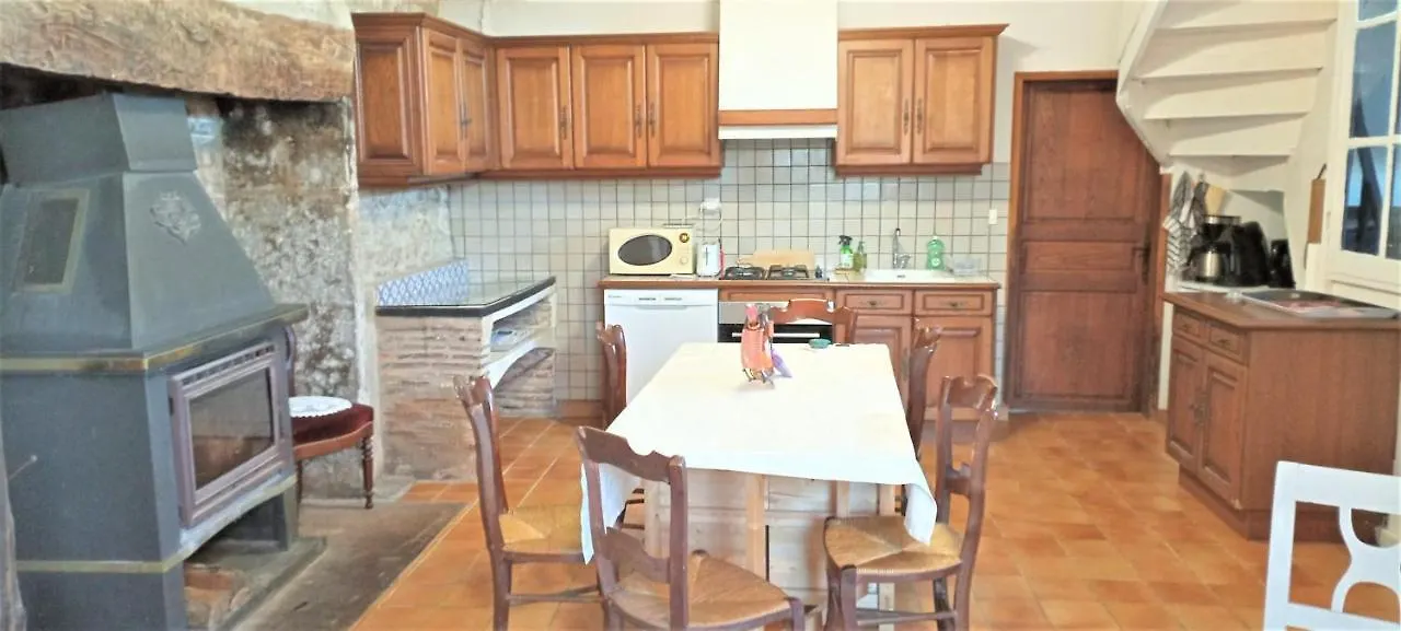 Holiday home Maison En Pierre De Taille Au Coeur Du Quercy. Srniergues