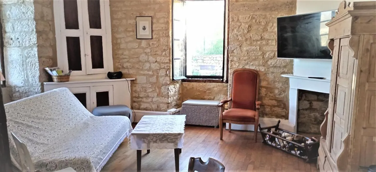 Holiday home Maison En Pierre De Taille Au Coeur Du Quercy. Srniergues